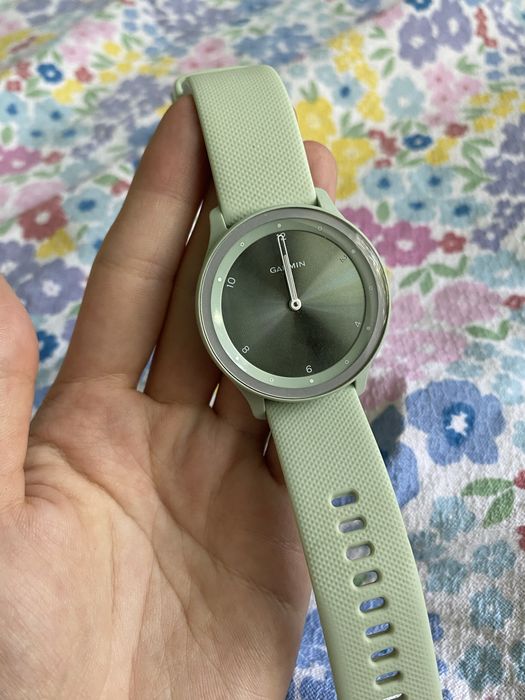 Продам Garmin Vivomove Sport