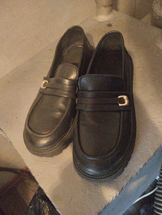 Продам детскую обувь