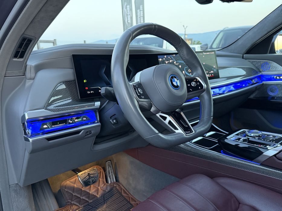 BMW i7 * 2023г* 127.000КМ* ТОП* FULL MAXX* Сервизна истор