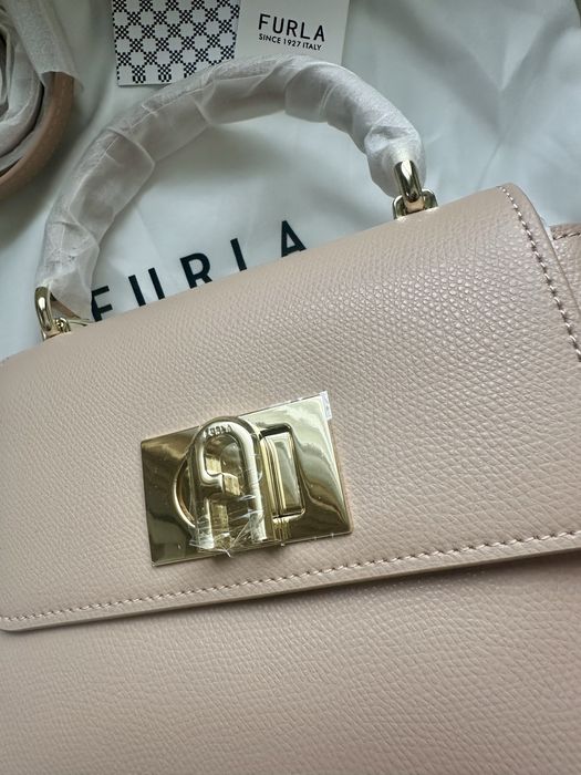 Чисто нова чанта Furla 1927 в бежов цвят
