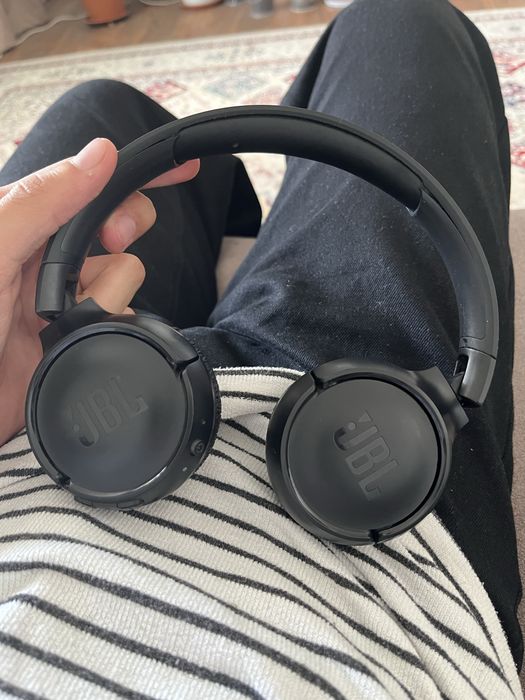 Продам НЕ РАБОЧИЕ наушники Jbl 510 bt