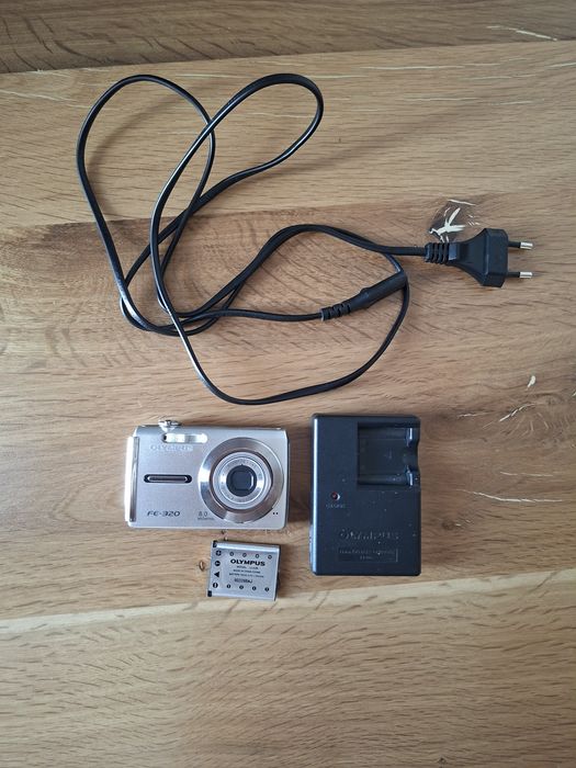 Cameră Olympus FE-320 (vândut)