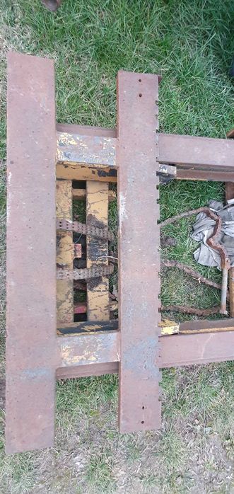 Вилици и стрела за мотокар