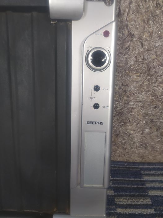 Продаю обогреватель в хорошем состоянии пользовался немного очень тонк