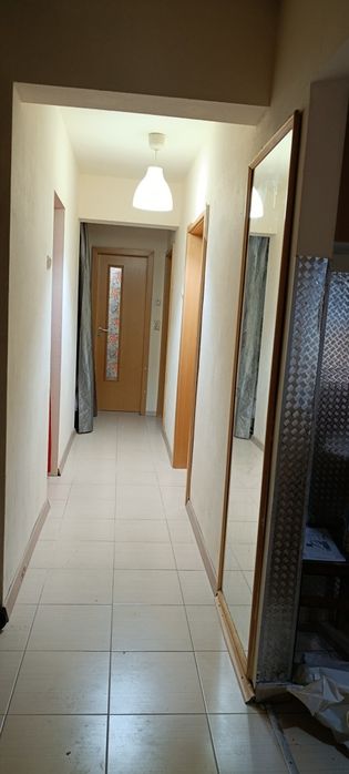 Apartament (3 camere)  decomandat de închiriat