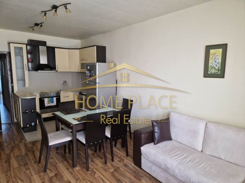 Дава се под наем Двустаен апартамент в Варна, Аспарухово - 65 кв.м за 459 € - Снимка #1