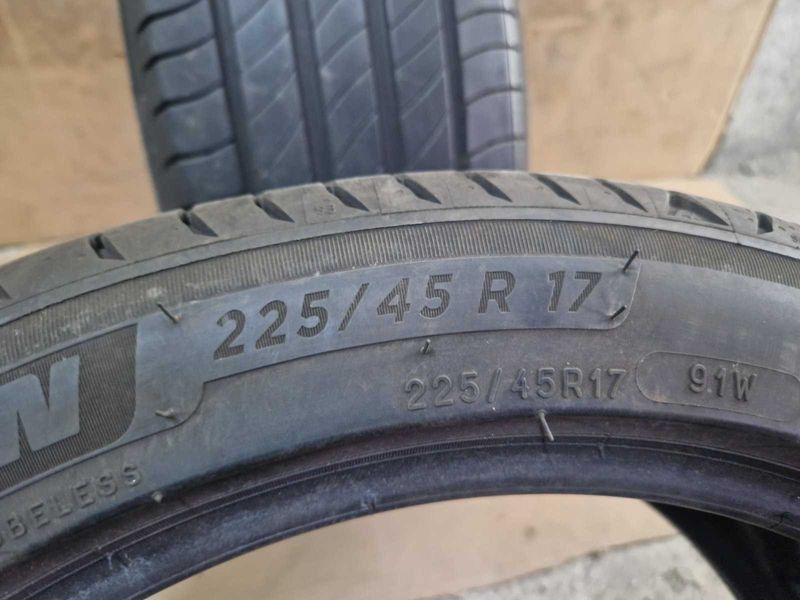 2 Michelin R17 225/45
летни гуми
DOT2422