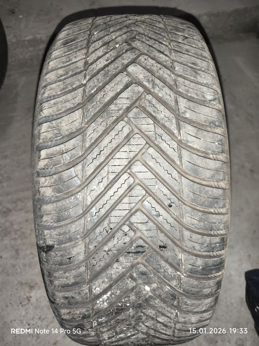 Anvelope 245/40/R19 all-season Hankook/Continental 
2 x Hankook Kiner
