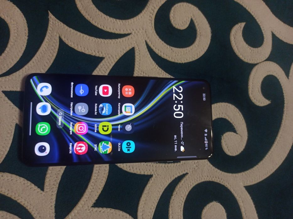 Продам Мощный Флагман One Plus 9 5G 12/128gb.