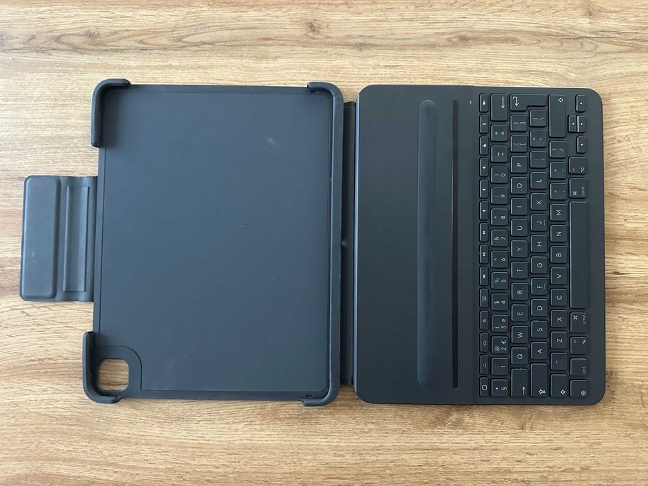 КАТО НОВА !!! Безжична клавиатура - кейс и поставка - LOGITECH Slim Folio Pro - iPad Pro 12.9