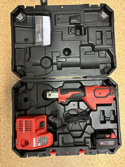 Presa sertizat Milwaukee HCCT