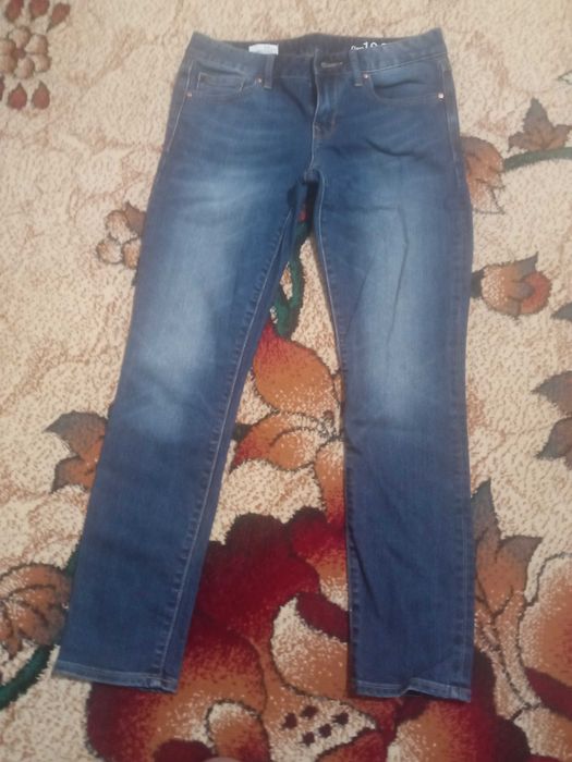 Джинсы для девочек 12-15 лет,27 размер,б/у ,в отличном состоянии.