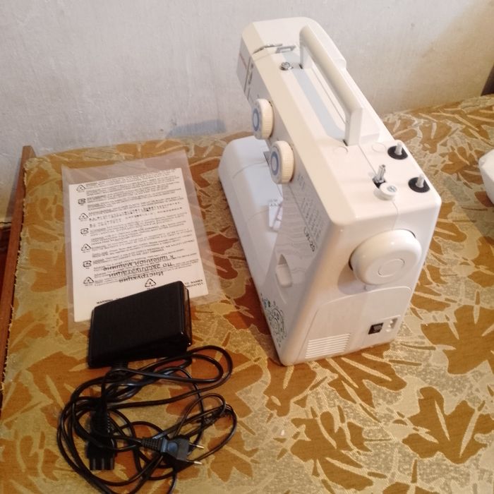 Швейная машинка JANOME