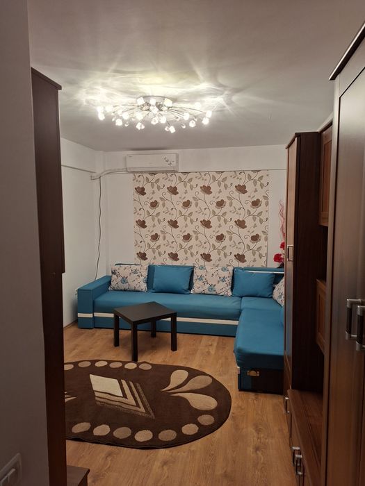 Închiriez garsoniera