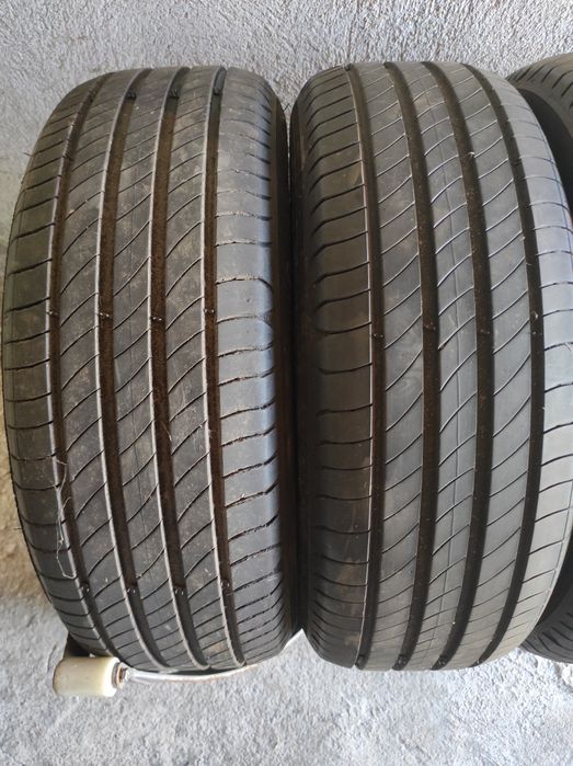 205/60/16 Michelin