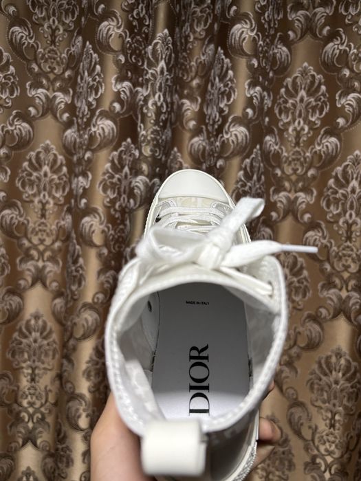 Vand adidasi dior b23