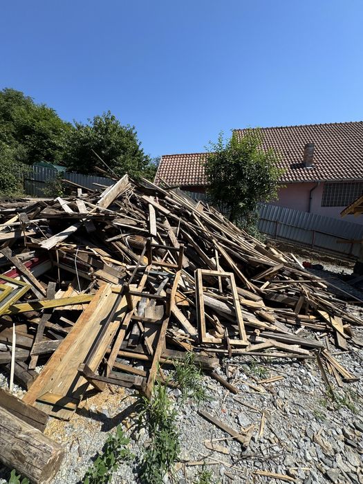 Vand lemne pt foc din demolare acoperis