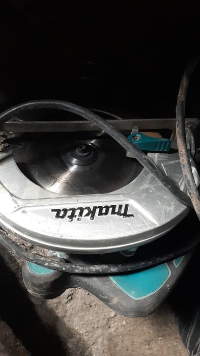 Дисковая пила Макита