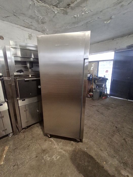 Хладилник професионален средно температурен