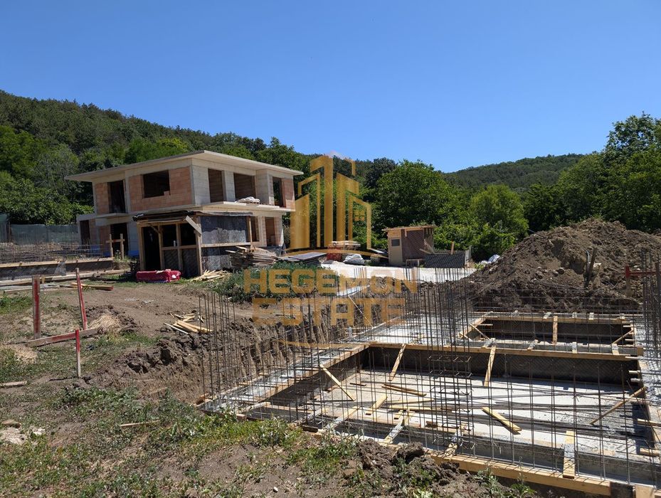 Продава се Къща в Варна, Виница - 174 кв.м за 2414 €/кв.м - Снимка #1