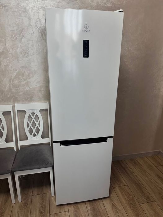 Холодильник indesit б/у