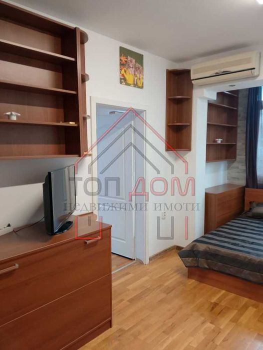 Дава се под наем Тристаен апартамент в Варна, Център - 80 кв.м за 561 € - Снимка #3