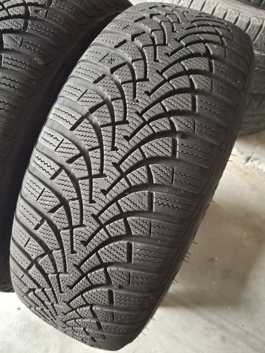 2  Anvelope de iarnă 205 55 r16 Goodyear