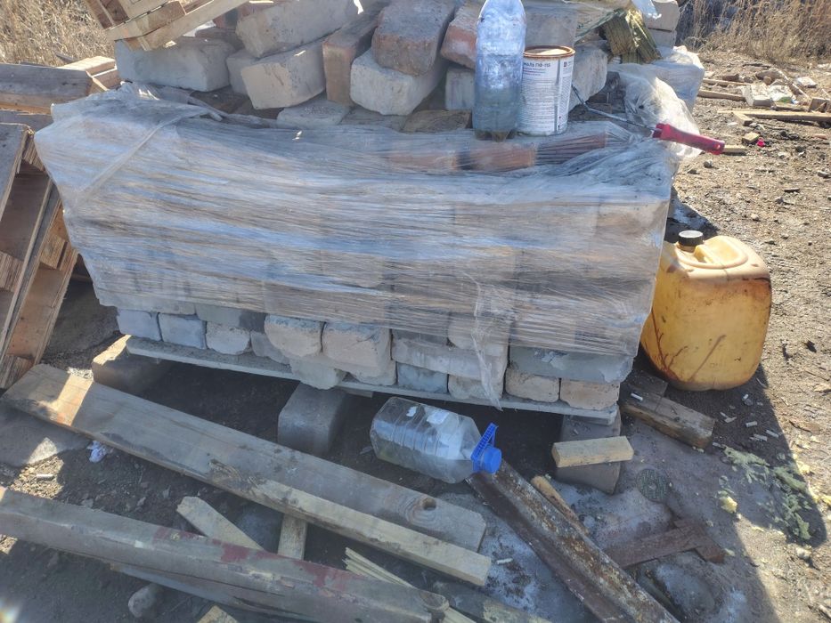 Кирпичи 3 поддона