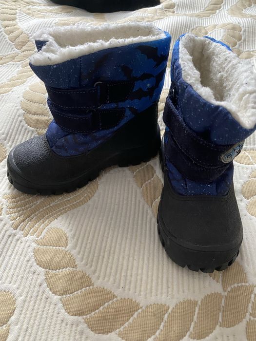 Продам детские зимние сапоги