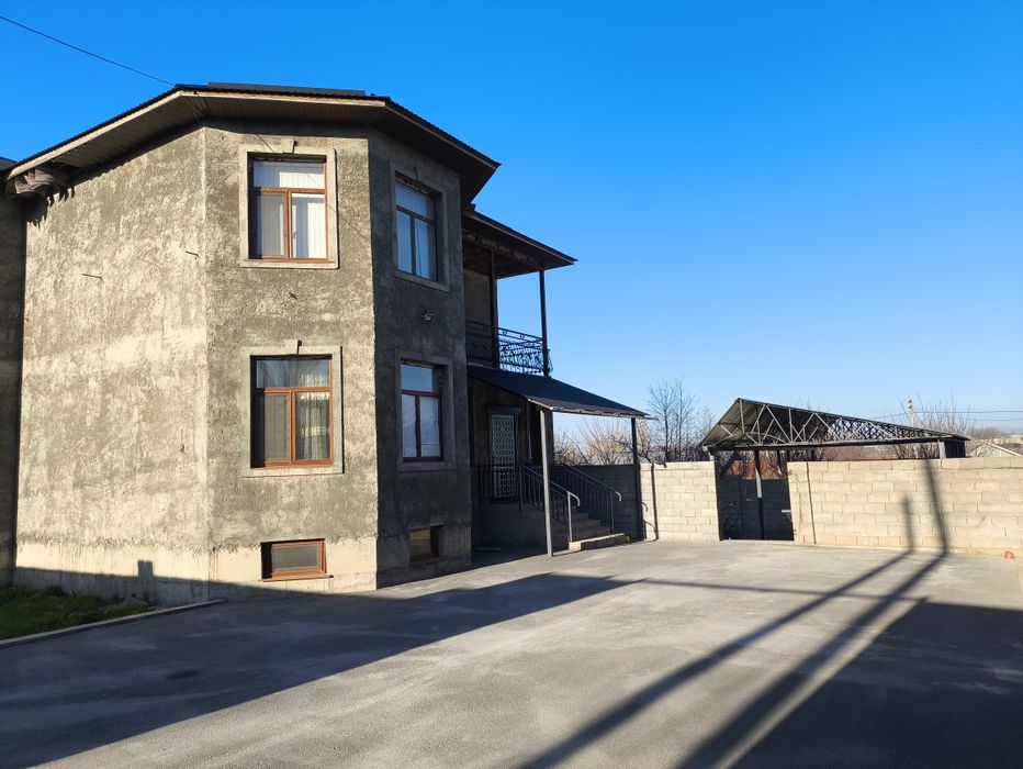 Дом продается 3 этажный