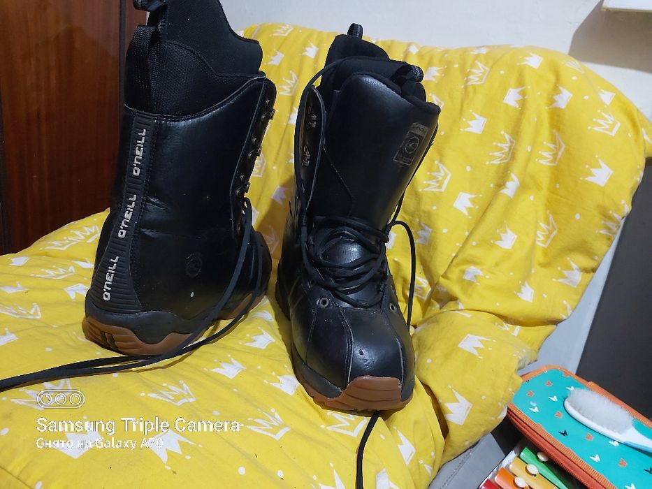 Ботинки для сноуборда.