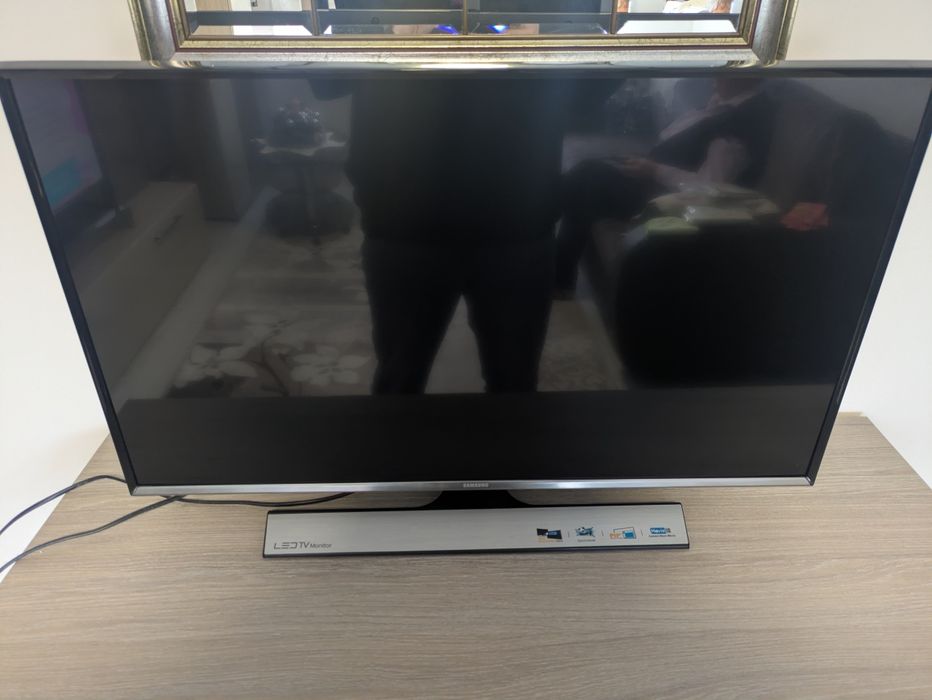 Samsung LT24E310EX – TV LED 24”