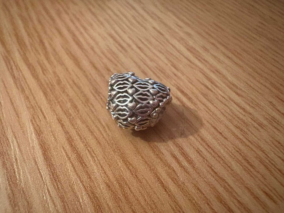 Vand talismane Pandora