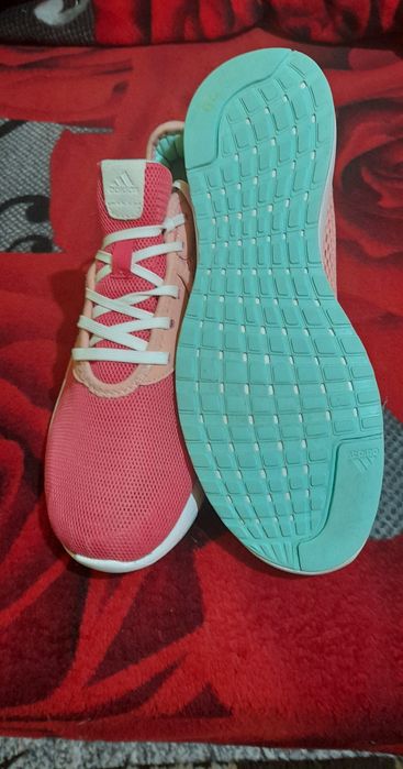 Vând urgent adidași adidas nr,38