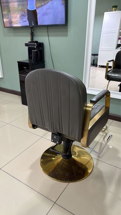 Кресло парикмахера.