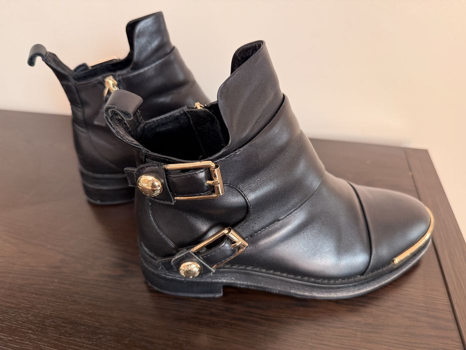 Кожени черни боти