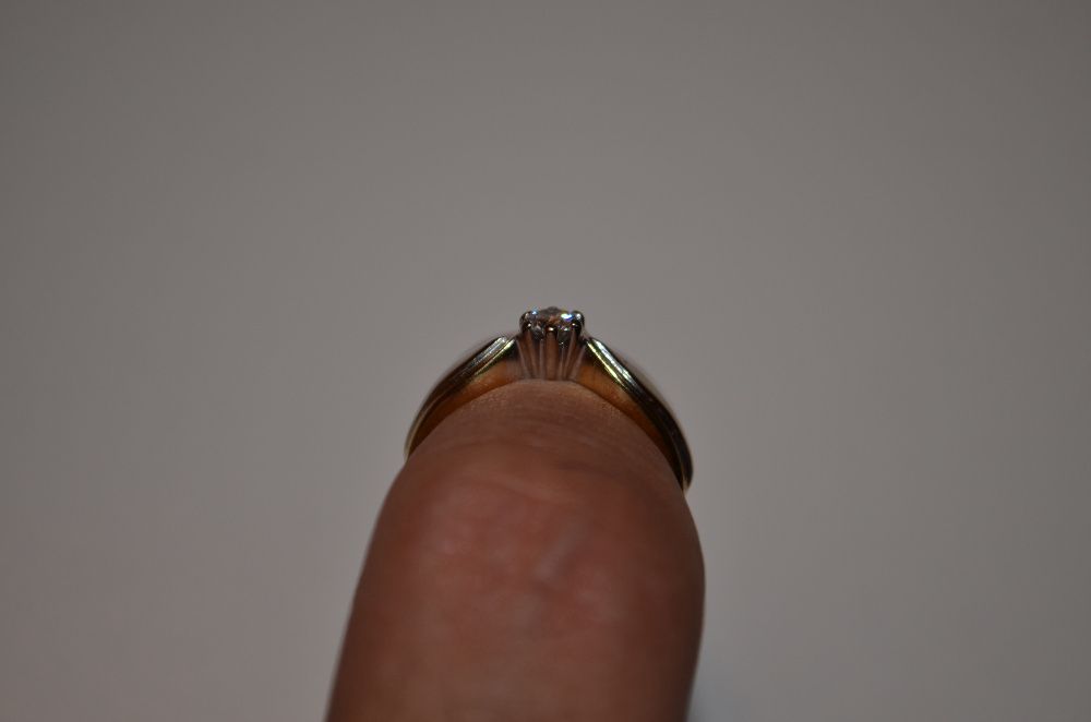 INEL AUR galben si alb 18K + 1 Diamant = 0.20ct. - De logodna - 3.3g !