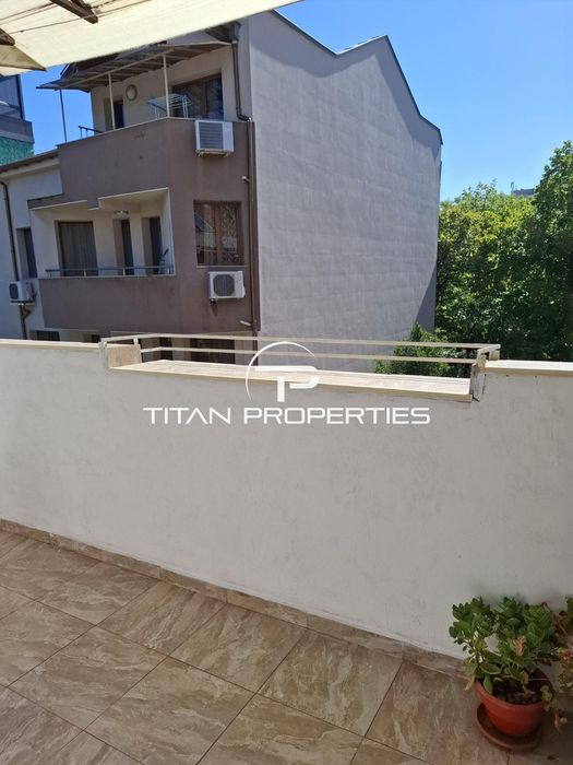 Продава се Четиристаен апартамент в Пловдив, Южен - 125 кв.м за 1424 €/кв.м - Снимка #8