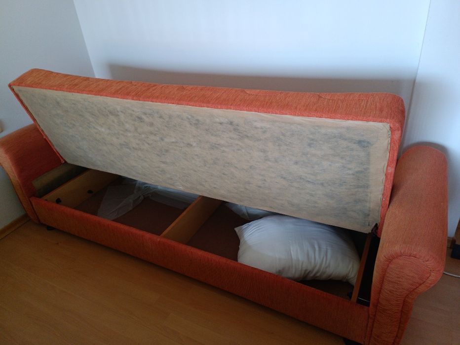 Разтегателен Диван