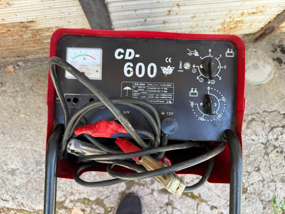 Зарядно стартерно устройство 12/24V