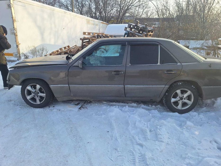 Продам мерседес на запчасти