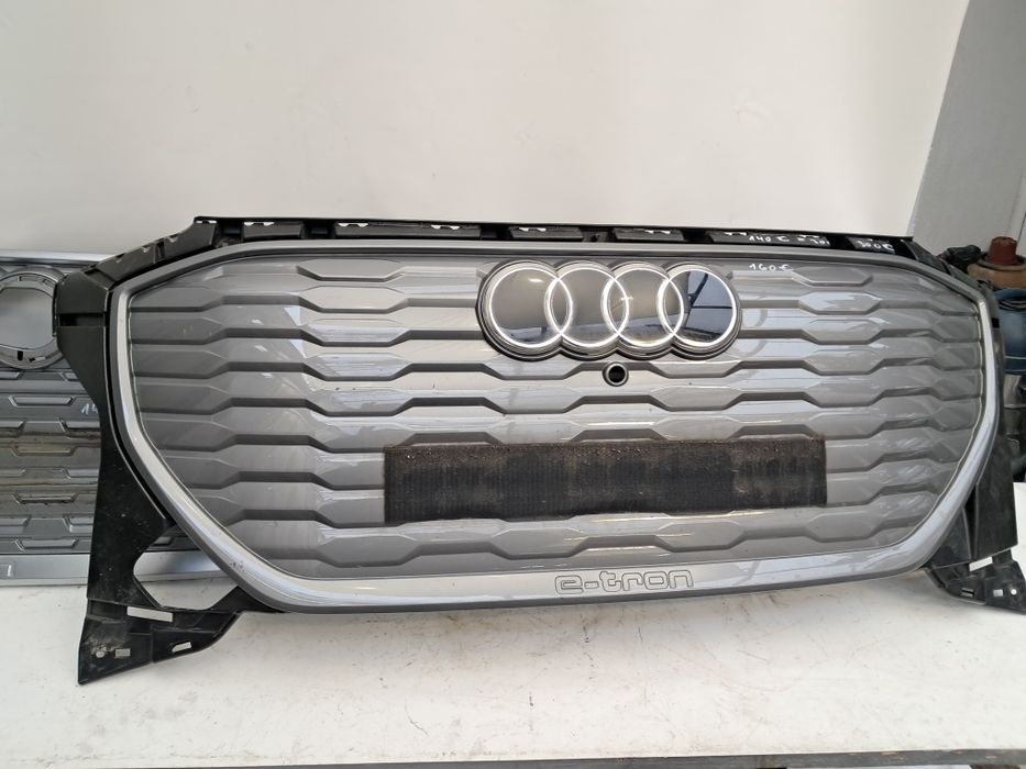 Грил решетка Audi  E-Tron