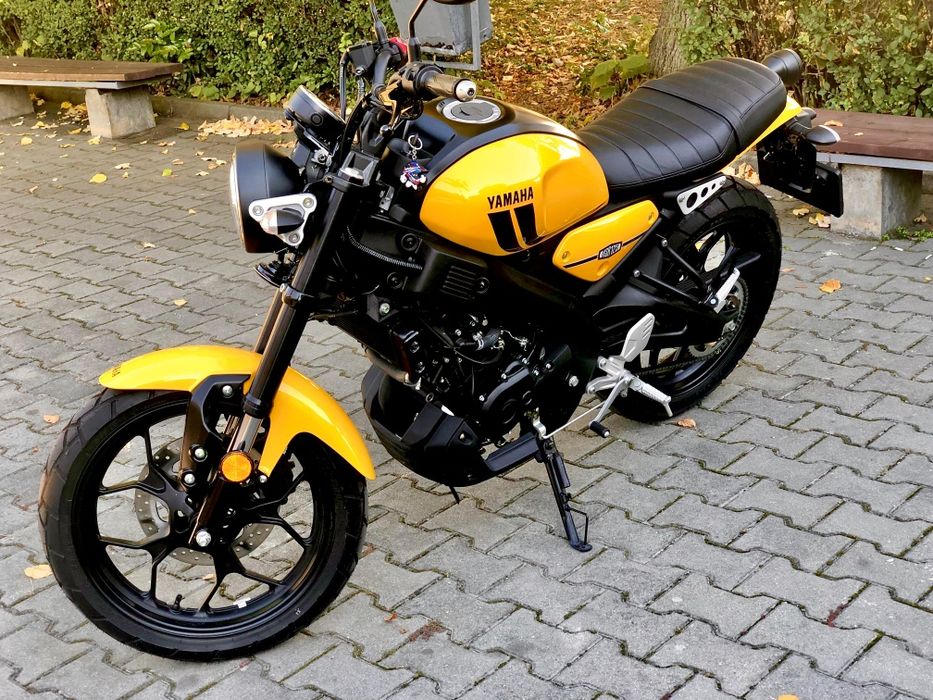 Motocicleta Yamaha XSR 125