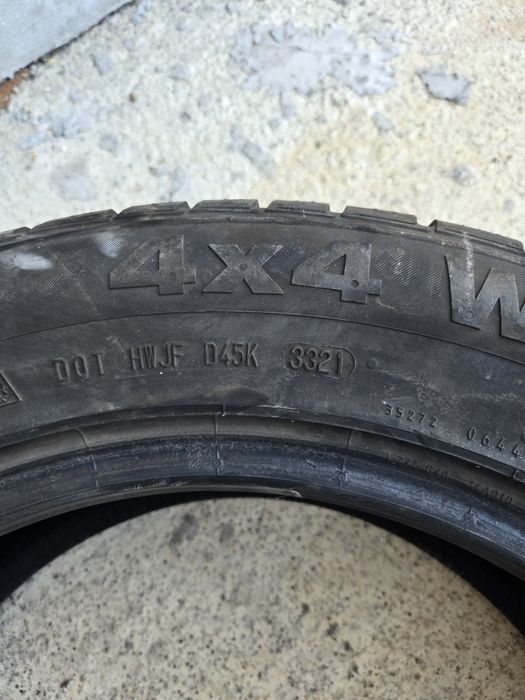 2 бр. Зимни гуми 215.60.17