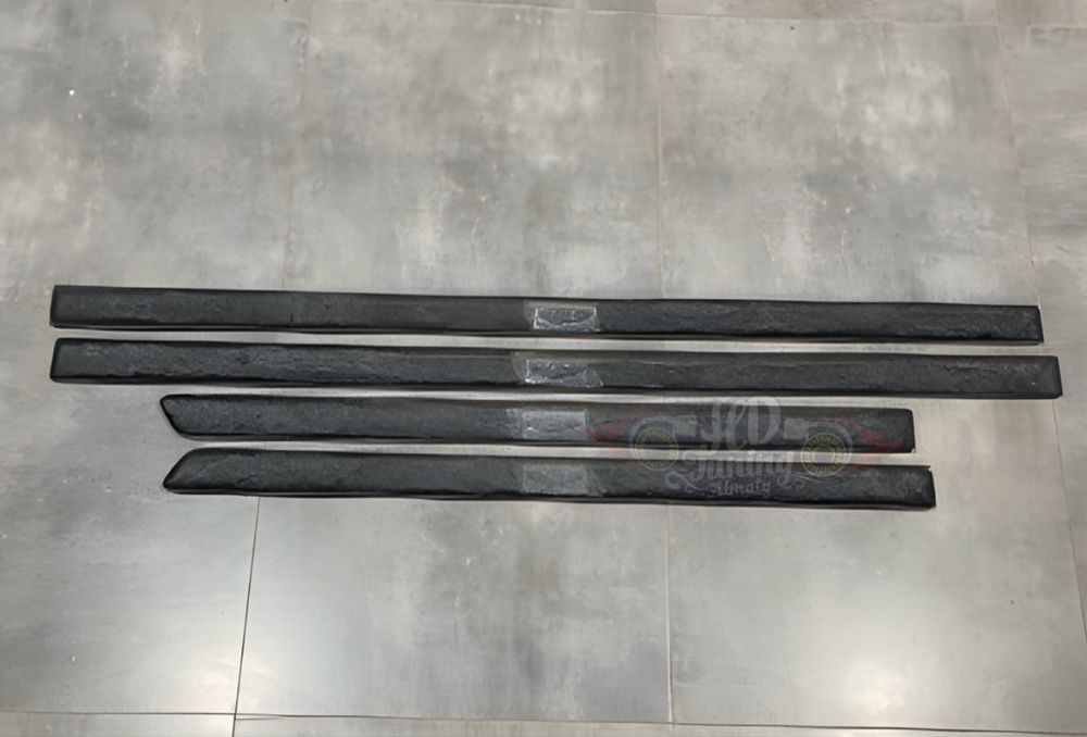 Молдинги на двери Subaru Legacy BG/BD