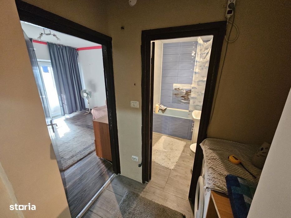 Vand ap cu 3 camere zona Posta 4