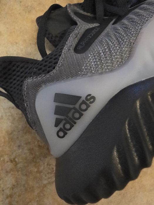 Маратонки Adidas Alphabounce номер 36