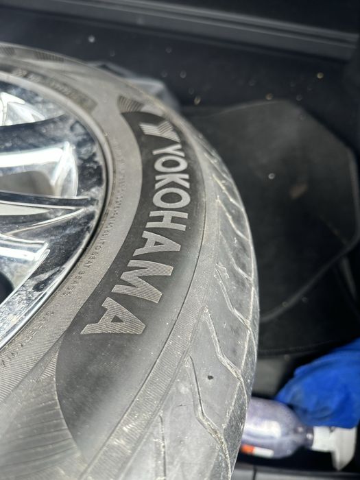 285/50/R20 шина с диском YOKOHAMA