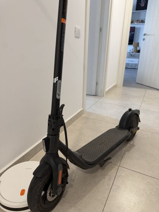 Trotineta Electrica Ninebot F2 KickScooter