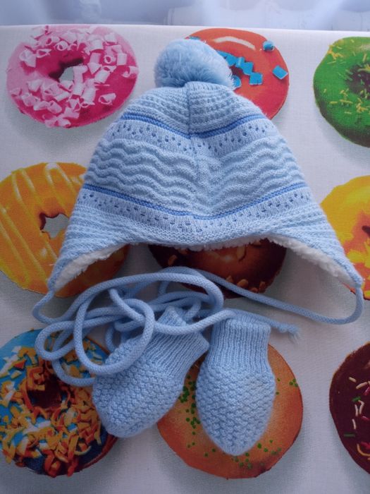Продам детские шапочки на малыша